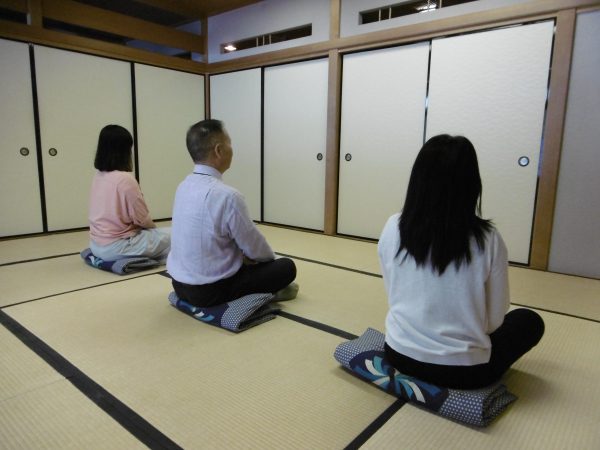 和に親しむ~坐禅体験~